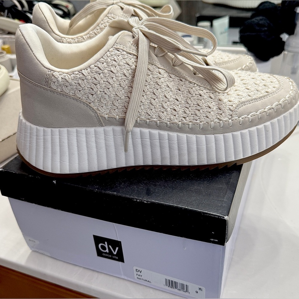 Dolce Vita Sneakers
